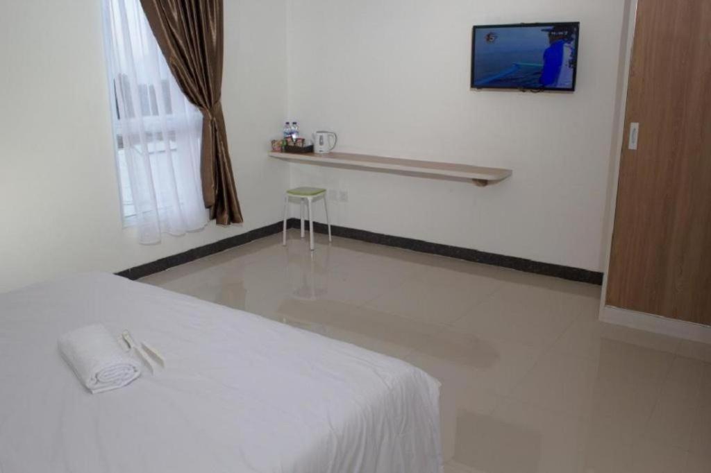 Hotel Royal Manado Kültér fotó