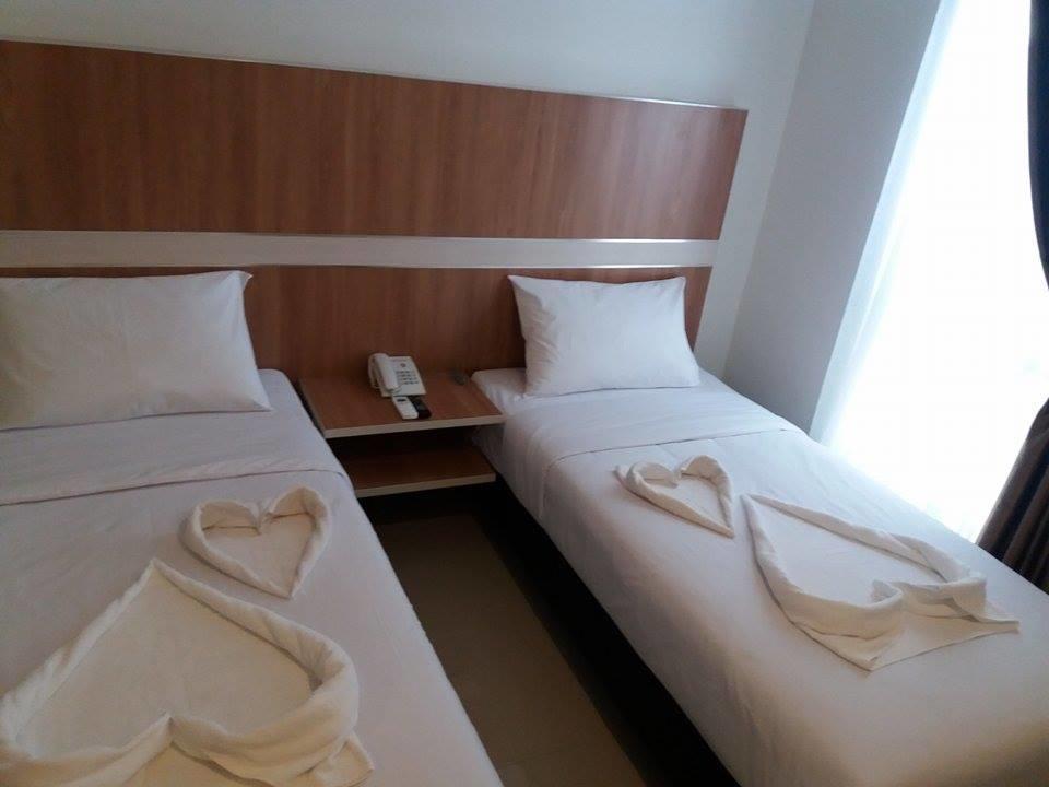 Hotel Royal Manado Kültér fotó