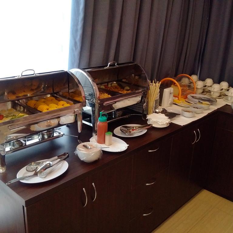 Hotel Royal Manado Kültér fotó
