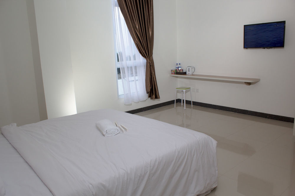 Hotel Royal Manado Kültér fotó
