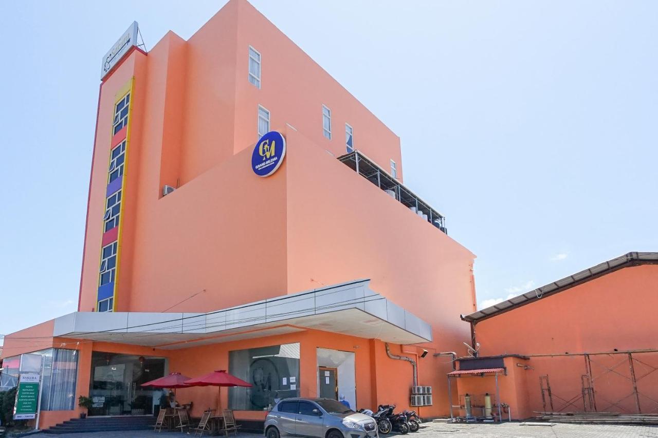 Hotel Royal Manado Kültér fotó