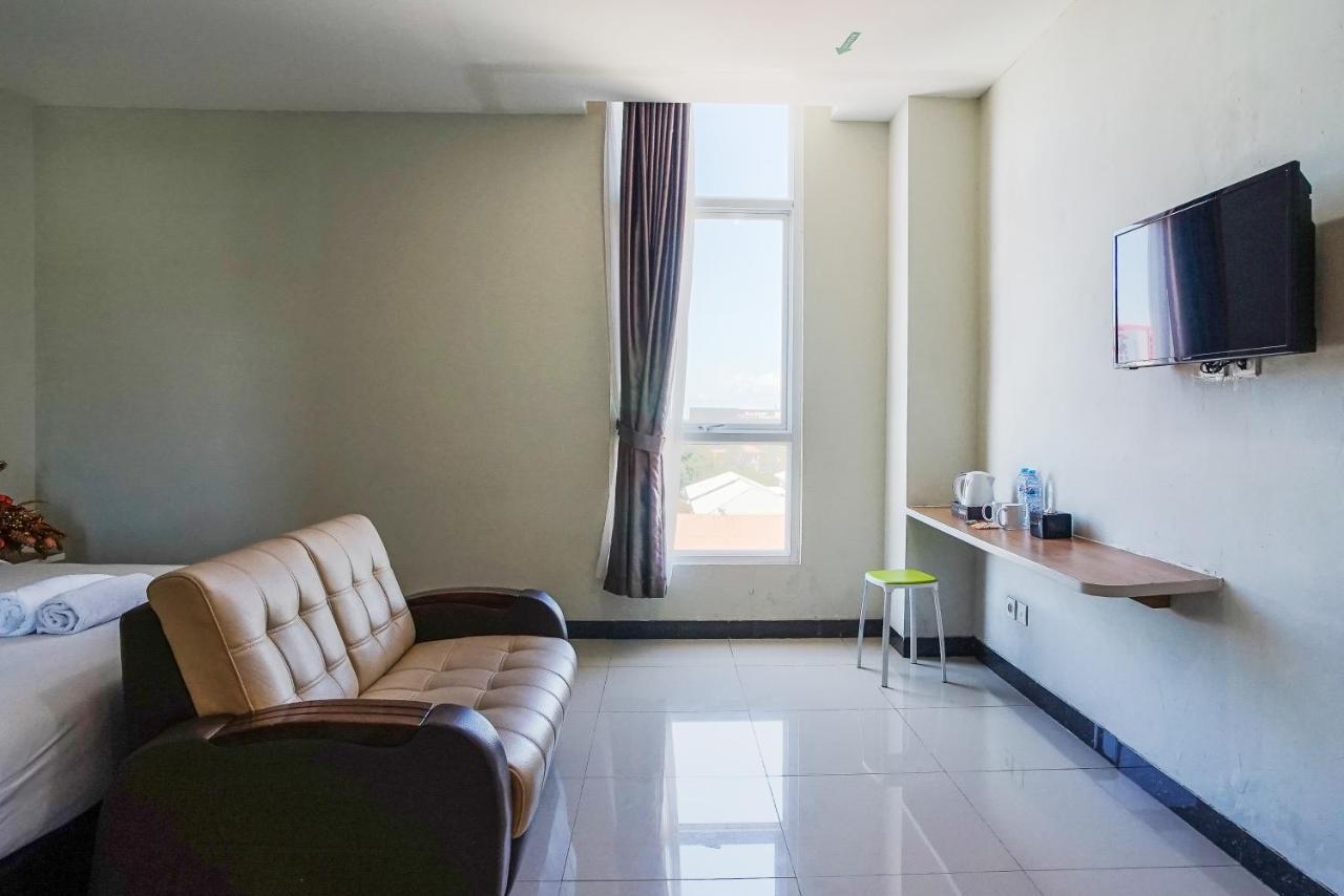 Hotel Royal Manado Kültér fotó