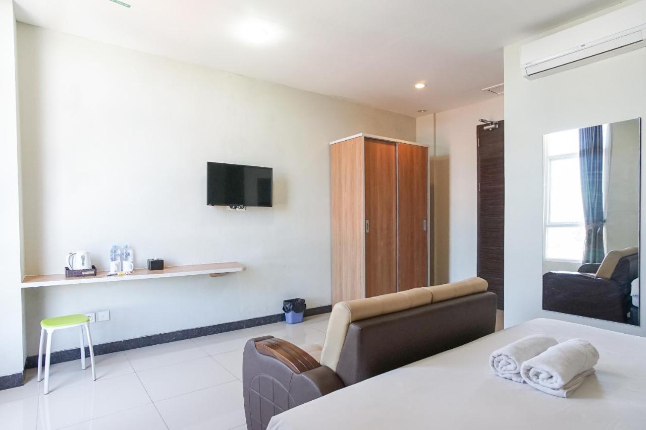 Hotel Royal Manado Kültér fotó