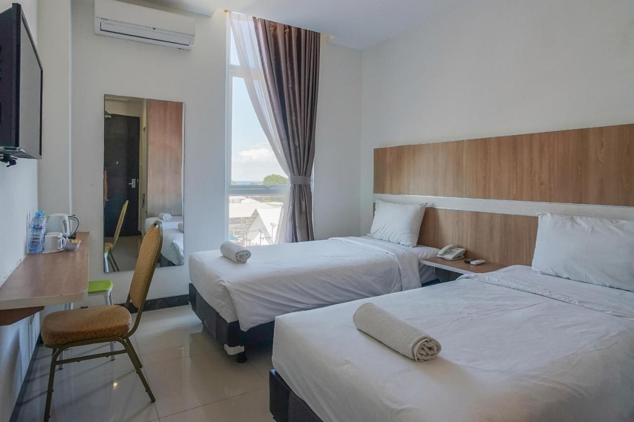 Hotel Royal Manado Kültér fotó