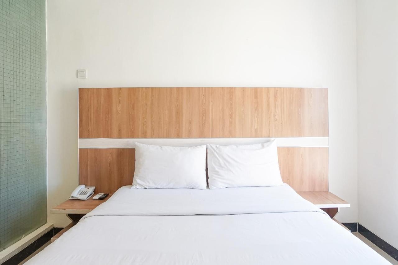 Hotel Royal Manado Kültér fotó