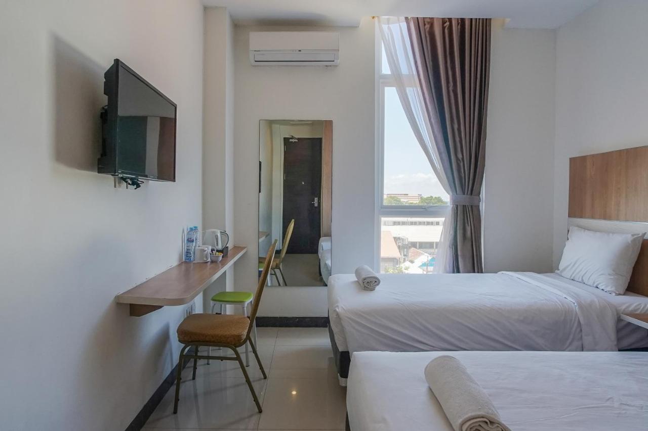 Hotel Royal Manado Kültér fotó
